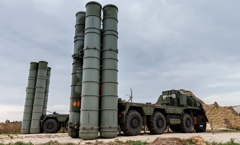 Why does Russia use an inflatable S-300 missile system like a toy?