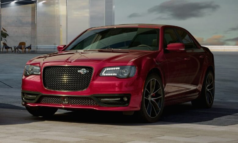 Chrysler 300C returns in 2023 with SRT power and more