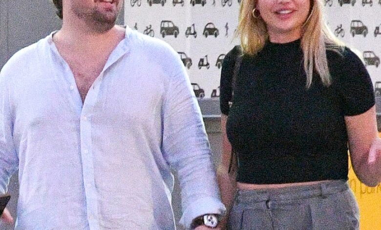Taylor Swift's brother Austin Swift holds hands with model Sydney Ness