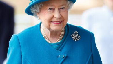 Queen Elizabeth II honored around the world as a tribute