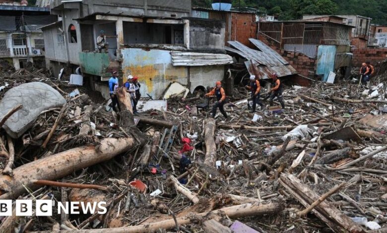 Deadly landslide washes away houses in Venezuela