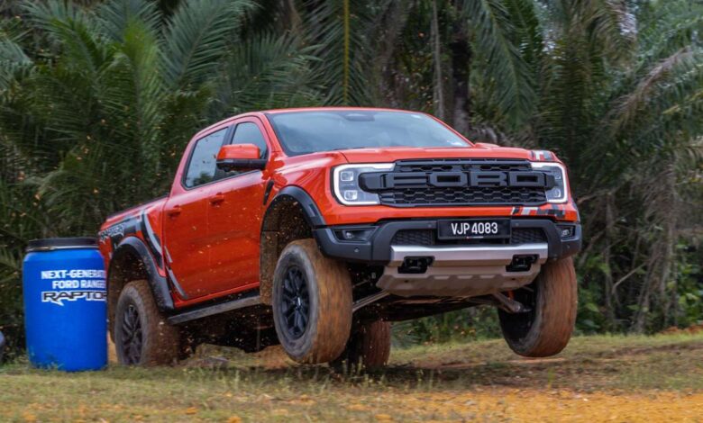 2022 Ford Ranger Raptor - five sports car-like features you wouldn't expect in a pickup truck!