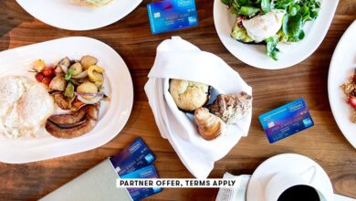 What purchases count as dining with the Chase Sapphire Preferred and Chase Sapphire Reserves?