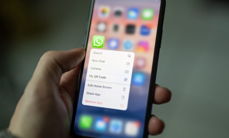 WhatsApp profile pictures in group chat rolled out to these lucky iPhone users
