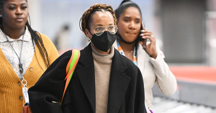 Kerry Washington's Actual Airport Outfit Should Be Replicated