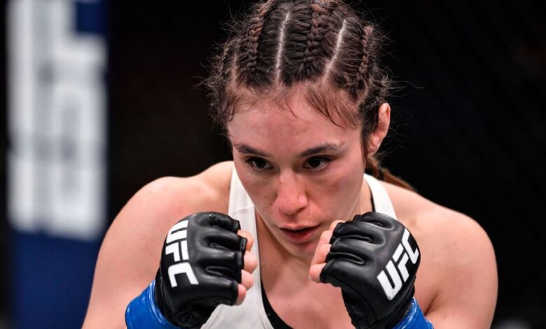 Alexa Grasso tops Viviane Araujo by decision at UFC Fight Night