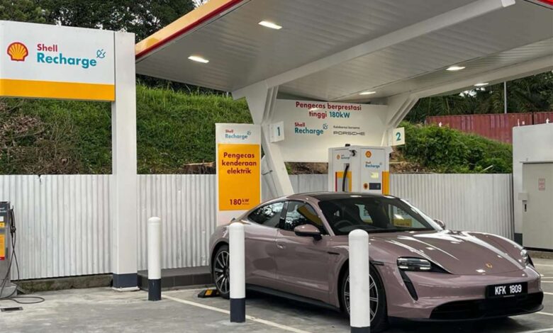 Shell Recharge Pagoh DC - RM4 per minute 180 kW CCS2 for northbound electric vehicles JB-KL
