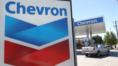 US grants extended license allowing Chevron to import Venezuelan oil
