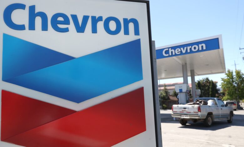 US grants extended license allowing Chevron to import Venezuelan oil