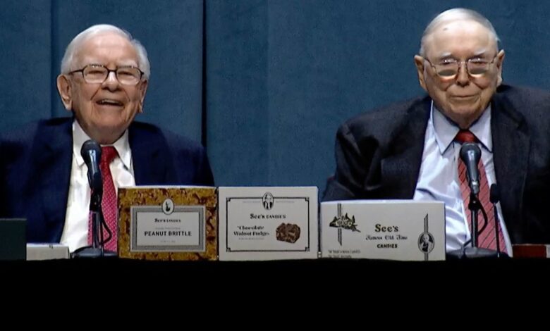 Warren Buffett's portfolio focuses on only 5 stocks.  This is what they are