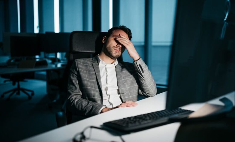 Psychotherapist shares 3 'surprise' signs that anxiety is holding you back at work