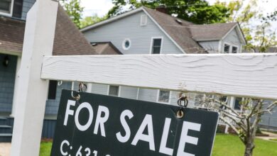 Mortgage rates fall for third straight week, but demand falls further