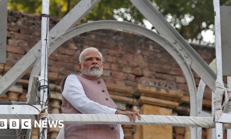 Morbi Bridge collapse: Indian Prime Minister Modi visits the website