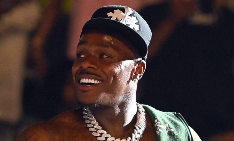 Cheesecake factory employees ask DaBaby to give tickets