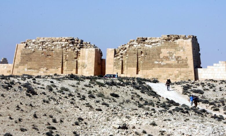 Archaeologist says tunnel discovered under Egyptian temple could lead to Cleopatra .'s tomb