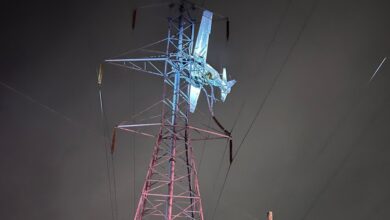 Small plane crashes into transmission tower in Maryland