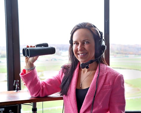 Next step: Paquette switches to microphone at Parx