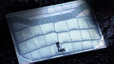 Luxurious leather details in the LAGATO and Cardholder Double Wallet