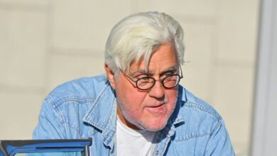 Jay Leno returns to stage after burn injury
