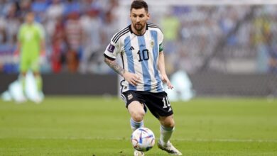 Canelo Alvarez goes astray when threatening soccer star Lionel Messi