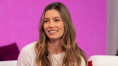 Jessica Biel just wore the perfect $148 cashmere sweater