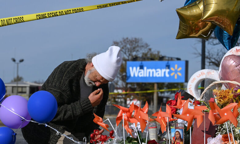Walmart gunman buys pistol to kill colleague and leaves 'Death Note'