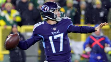 Ryan Tannehill's big day helps lead Titans to road win over Packers