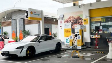 Shell Recharge Seremban southbound DC charger - RM4 per minute 180 kW CCS2, pre-booked via ParkEasy