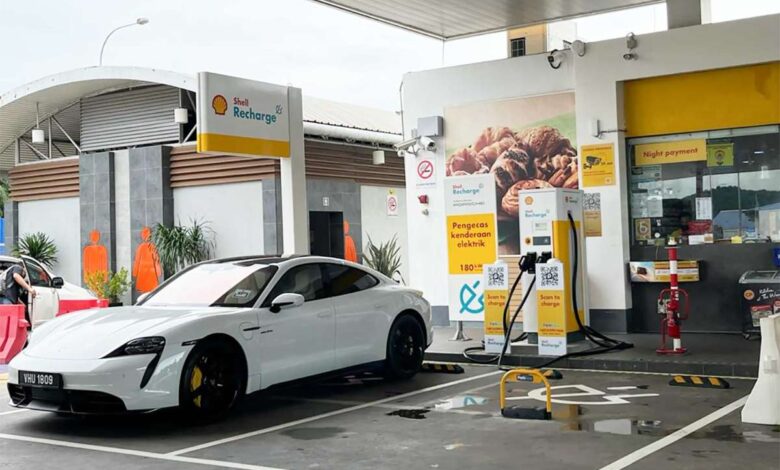 Shell Recharge Seremban southbound DC charger - RM4 per minute 180 kW CCS2, pre-booked via ParkEasy