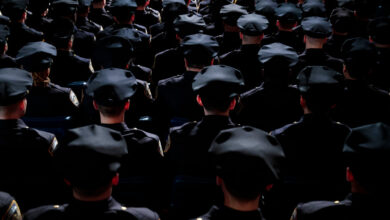 As applications drop, the Police Department attracts recruits with bonuses and attention