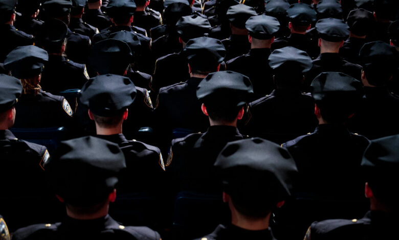 As applications drop, the Police Department attracts recruits with bonuses and attention