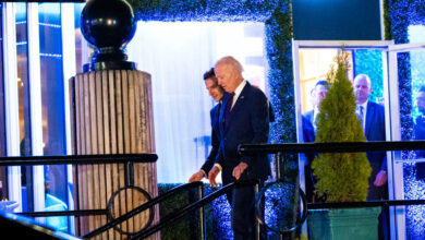 Biden welcomes Macron at state dinner