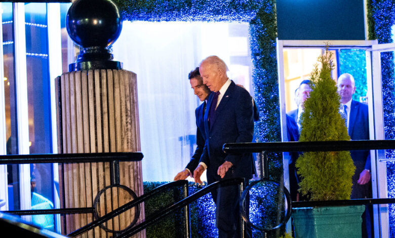 Biden welcomes Macron at state dinner