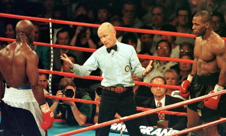 Mills Lane, famous referee of the 1970s, 80s and 90s, dies aged 85
