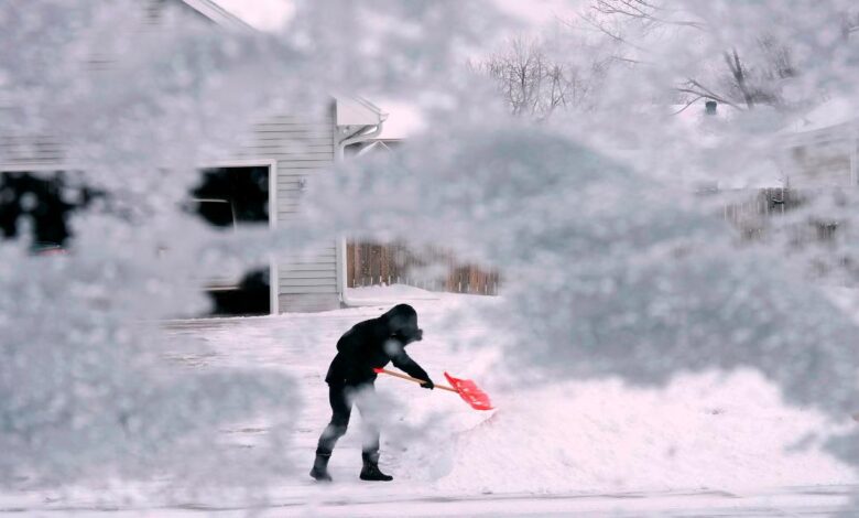 Winter storms and extreme cold sweep the US