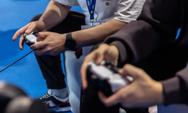 Police accidentally shot dead friends while playing video games
