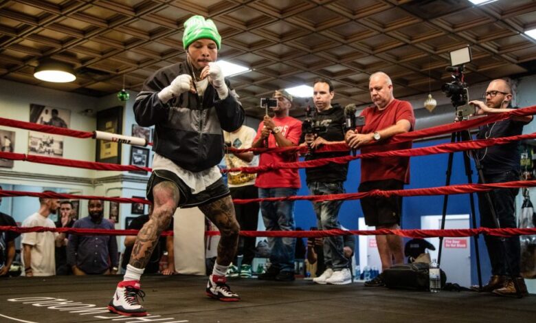 Photo: Gervonta Davis opens a training session at 5th Street Gym in Miami