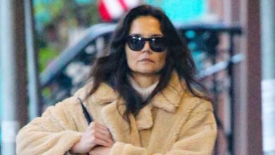 Katie Holmes' amazing Sherpa jacket is so chic