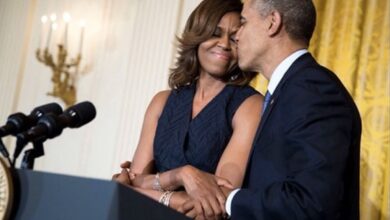Michelle Obama Reveals How The Secret Service Responds To Her And Barack's PDA