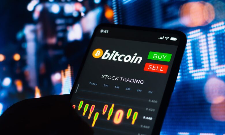 Bitcoin Quickly Rises Above $24,000, Extending New Year's Bullish Amid Stronger Tech Stocks