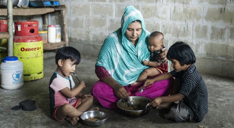UN experts warn of 'catastrophic consequences' if rations for Rohingya refugees are cut