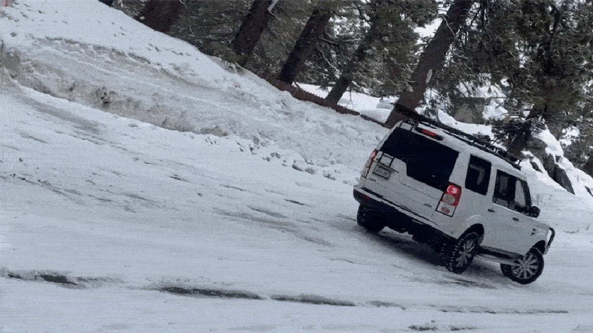 Lake Tahoe snowstorm causes many accidents, motorists run aground