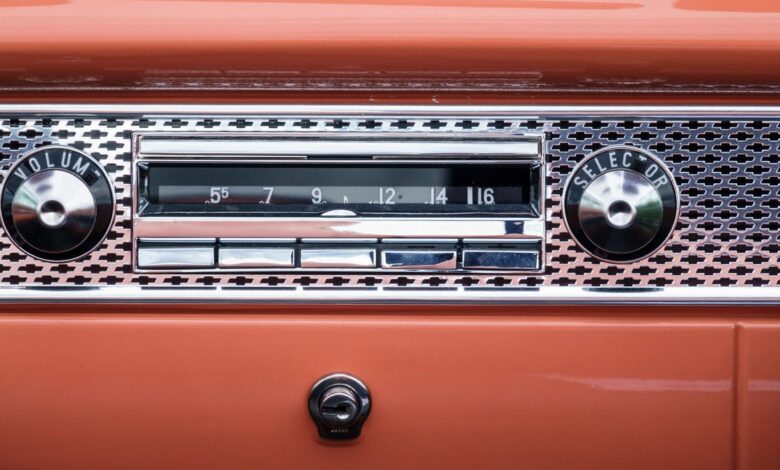 Every car should have an AM . radio
