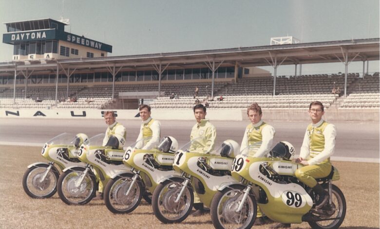 Daytona 1969: 5 Kawasaki racers line up before the race.