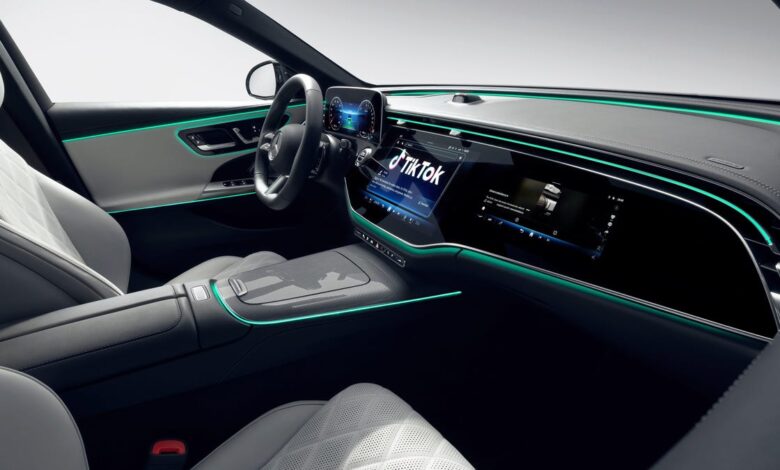 The interior of the Mercedes E-Class 2024 is trying to impress you