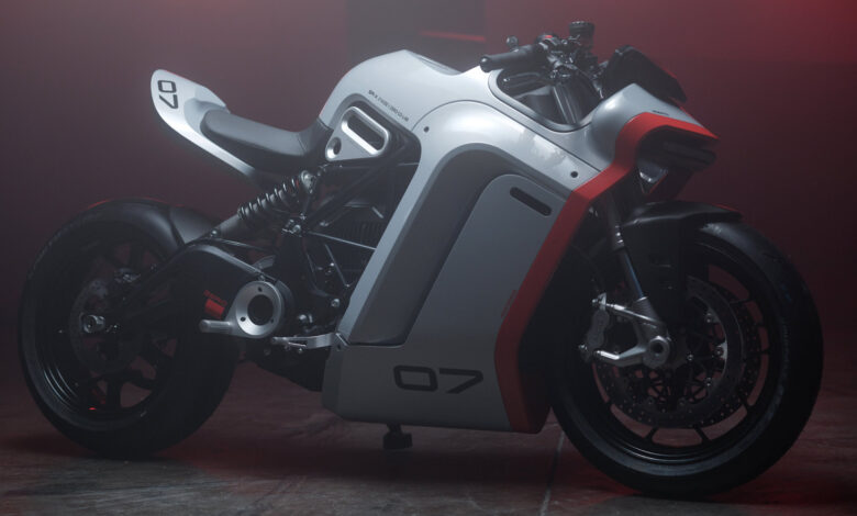 Huge x Zero: A radical concept from an electric dream group