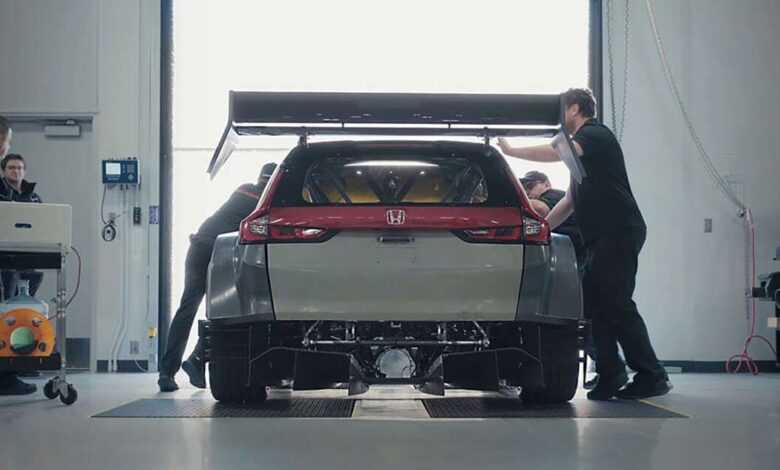 Honda CR-V Hybrid Racer has a capacity of 800 horsepower!