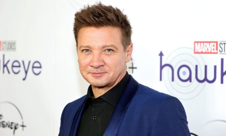 Jeremy Renner gets electrical stimulation in his leg as he continues to recuperate at home