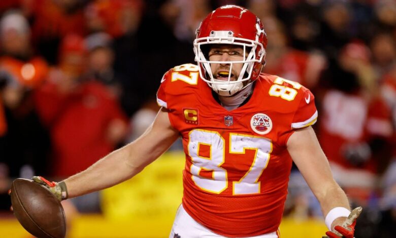 Chiefs 'Travis Kelce will host 'Saturday Night Live' on March 4