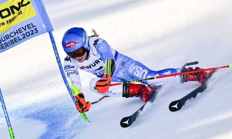 Mikaela Shiffrin wins giant slalom to win 13th world medal